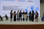 Бадма Башанкаев вручил сертификаты о прохождении курсов сестринского дела