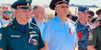 Заместитель начальника МЧС Калмыкии Бадма Сачилаев принял участие в торжественной церемонии открытия 50-метрового флагштока с российским триколором - МЧС Республики Калмыкия